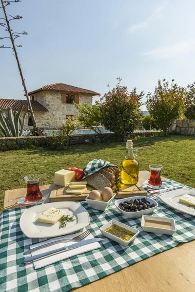 Petit déjeuner riche et délicieux — Photo