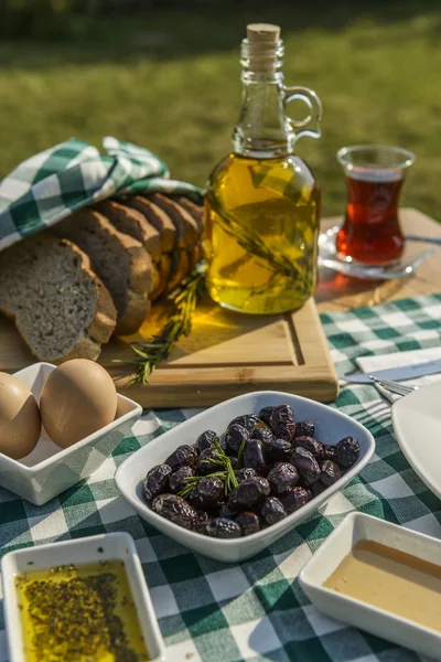 Petit déjeuner riche et délicieux — Photo