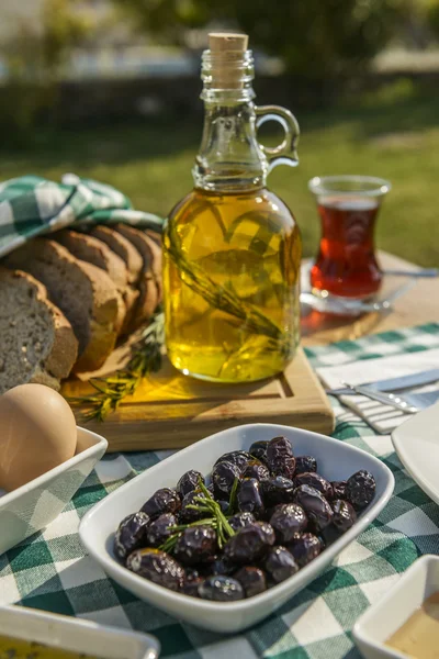 Uitgebreid en heerlijk ontbijt — Stockfoto