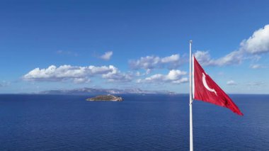 Bodrum, Ege Denizi 'nde Türk Bayrağı Dalgalanıyor