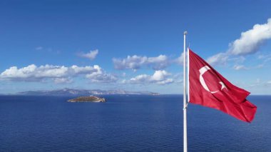 Bodrum, Ege Denizi 'nde Türk Bayrağı Dalgalanıyor