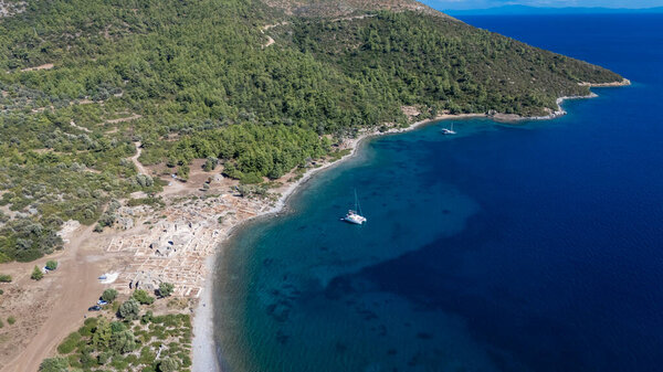 Древние руины Киссебуку (Анастасиаполис) на побережье Бодрума
