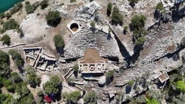 Marmaris 'teki Ege Denizi manzaralı Antik Amos Tiyatrosu