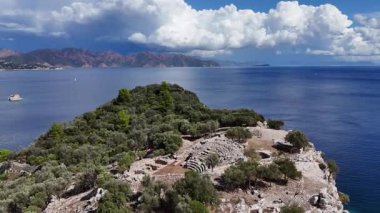 Marmaris 'teki Ege Denizi manzaralı Antik Amos Tiyatrosu