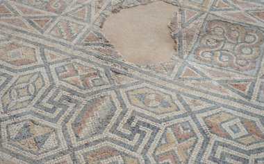 Türkiye 'nin Denizli kentindeki Laodikeia Antik Kenti kalıntıları, Ege bölgesindeki antik mimari, taş yapılar ve manzaralı tarihi manzaralara ev sahipliği yapıyor..