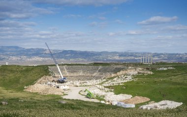Türkiye 'nin Denizli kentindeki Laodikeia Antik Kenti kalıntıları, Ege bölgesindeki antik mimari, taş yapılar ve manzaralı tarihi manzaralara ev sahipliği yapıyor..