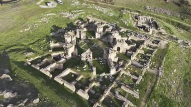 Hierapolis Antik Kenti ve Pamukkale Travertines 'in Hava Aracı Videosu, Denizli Türkiye