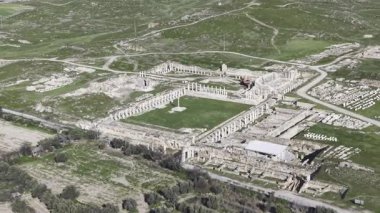 Denizli Türkiye 'deki Tripolis Antik Şehir Harabelerinin Hava Aracı Videosu, Roma Mimarisi