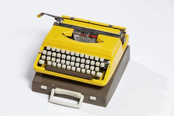 Vecchia macchina da scrivere, foglio bianco in macchina da scrivere . — Foto Stock
