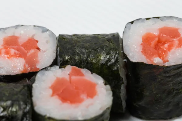 Tradycyjne japońskie sushi rolki — Zdjęcie stockowe