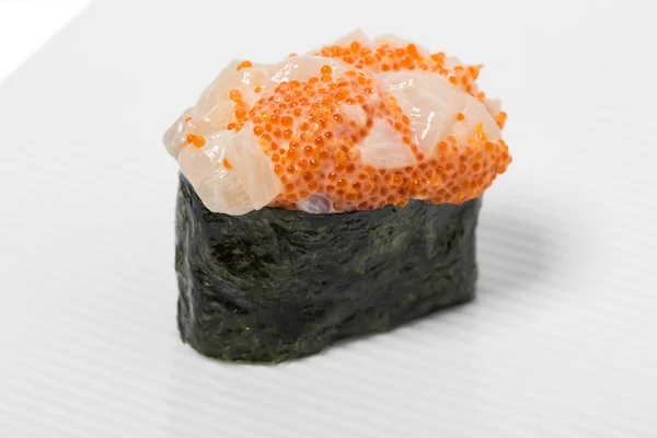 Гункан суши с гребешками — стоковое фото