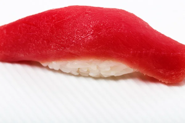 Atum japonês tradicional nigiri sushi — Fotografia de Stock