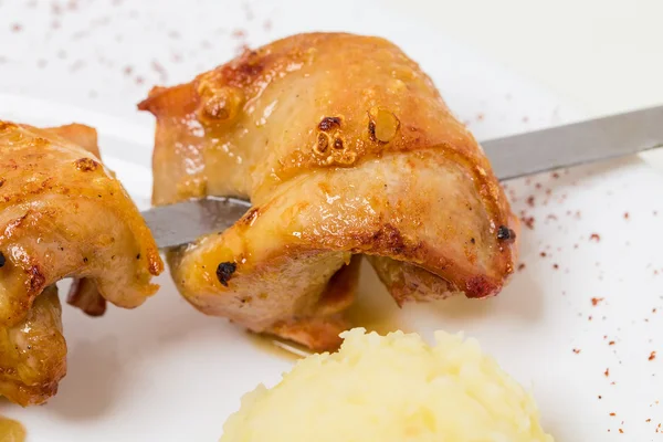 Ayam panggang di tusuk sate — Stok Foto