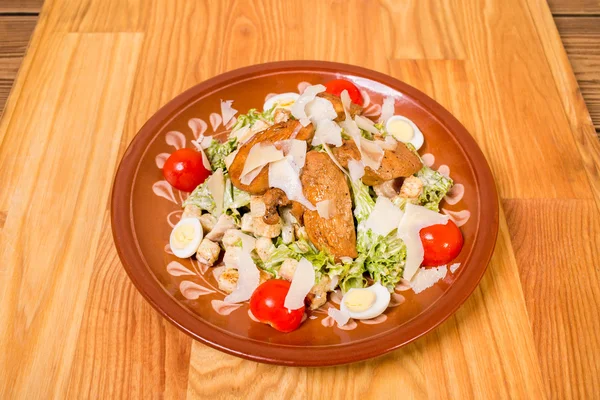 Salada de carne com tomates . — Fotografia de Stock