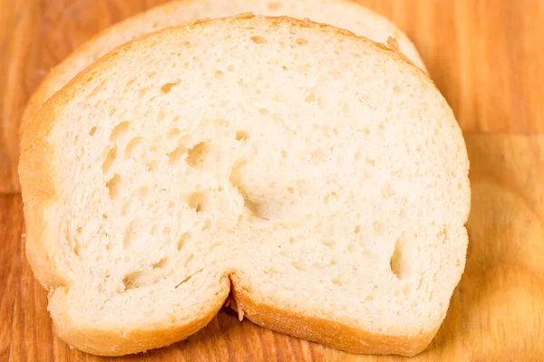 Нарізаний свіжий пшеничний хліб . — стокове фото