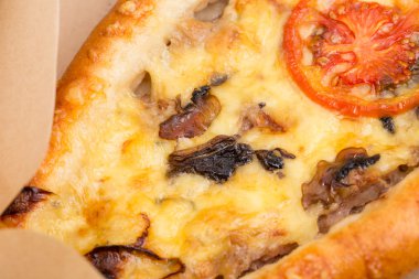 mantarlı pizza yakın çekim