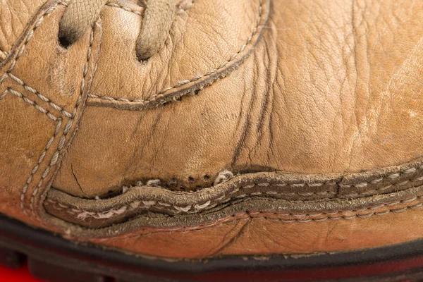 Primer plano de la vieja bota de cuero . —  Fotos de Stock