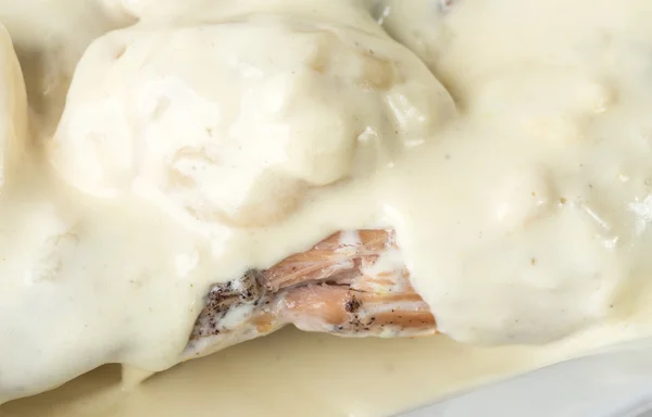 Вкусное мясо утки с картофельными пельменями . — стоковое фото