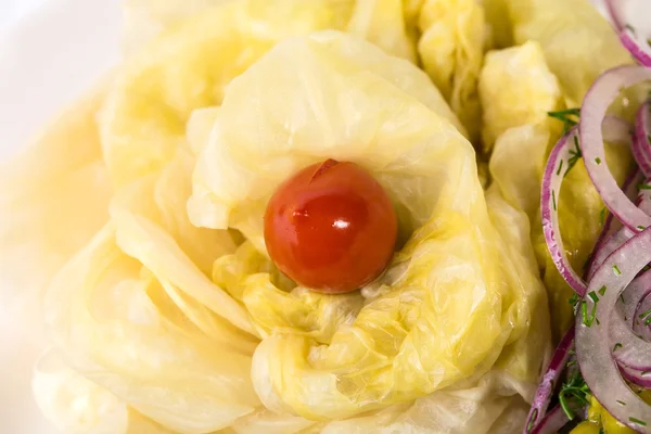 Marinated cabbage leaves with tomato. — Stock Photo, Image