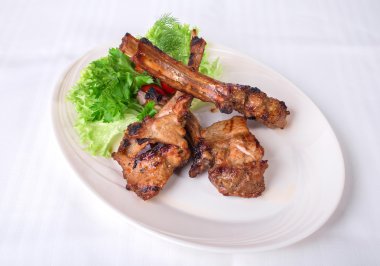 Lezzetli ızgara kuzu raf.