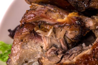 Lezzetli kızarmış domuz eti.