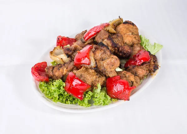 Heerlijke varkensvlees shish kebab met paprika. — Stockfoto