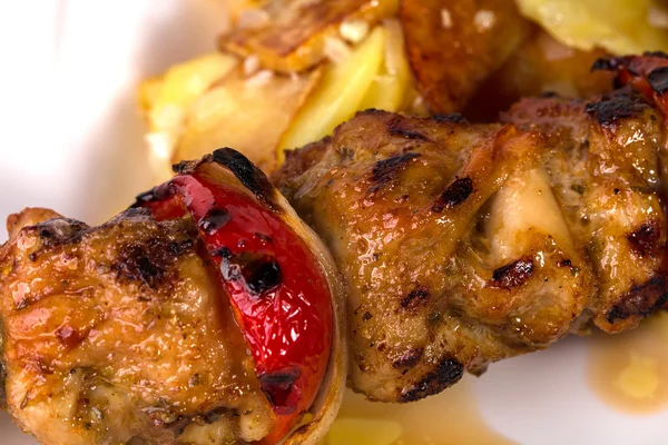 Delicious chicken shish kebab. — Stock Photo, Image