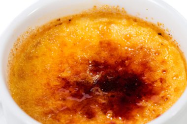 Geleneksel keşfetmesine krem brulee.