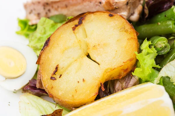 Classic nicoise salad closeup. — Stock Photo, Image