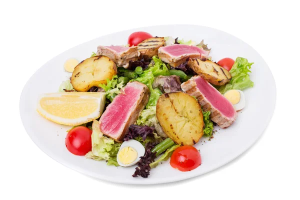 Klasik Nisuaz salatası.