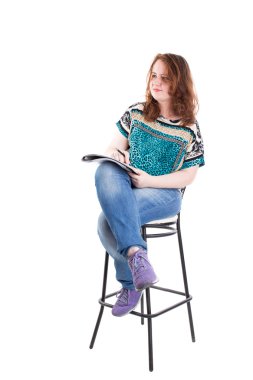 Güzel kızıl saçlı artı boyutu ile klasör model.