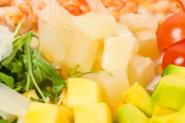 Jumbo shrimp salad with avocado and mango. — Stock Photo, Image