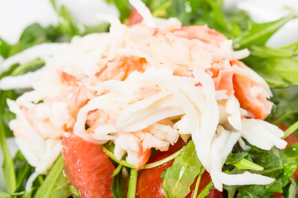 Ensalada de cangrejo de nieve con pomelo y rúcula . —  Fotos de Stock