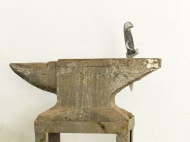 Eski çekiç ve bıçak araçları.