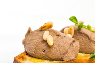 Tavuk karaciğer pate lezzetli bruschetta.