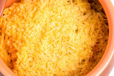 Pişmiş Delicious inek beyni ve testis.