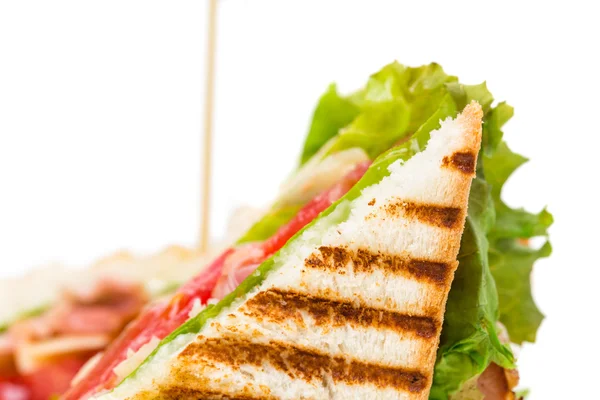 Tradycyjnego grilla club sandwich z kurczaka. — Zdjęcie stockowe