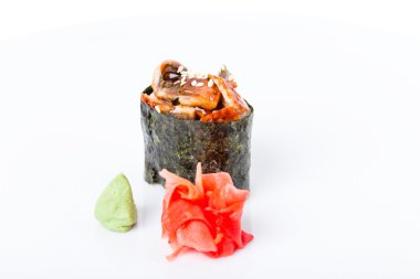 Gunkan suşi ile füme unagi dolması. 