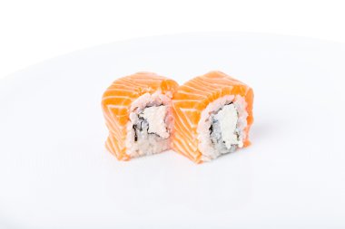 Lezzetli somon suşi rulo mayonez ile.