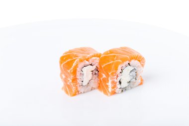 Lezzetli somon suşi rulo mayonez ile.