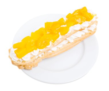 Klasik Pasta krema ile doldurulmuş.