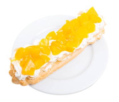 Klasik Pasta krema ile doldurulmuş.