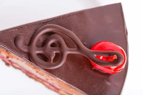 Kokteyl kiraz ile lezzetli çikolatalı kek. — Stok fotoğraf