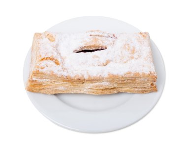 Kiraz ile lezzetli puf pasta.