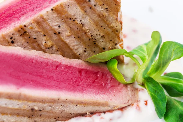 Grilled tuna fillet with corn salad. — Stock Photo, Image