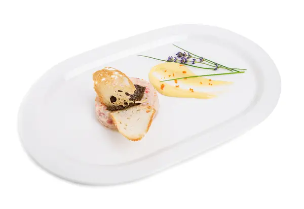 Tartare de saumon avec sauce à la truffe noire . — Photo