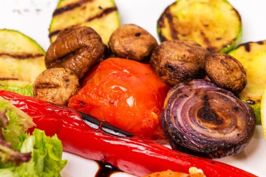 Lezzetli ızgara sebzeler..