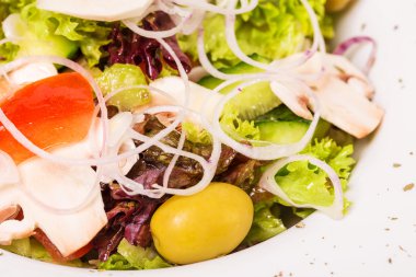 Petrol taze köy salatası.