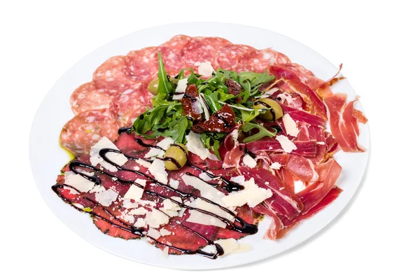 Salame e piatto di prosciutto italiano . — Foto Stock