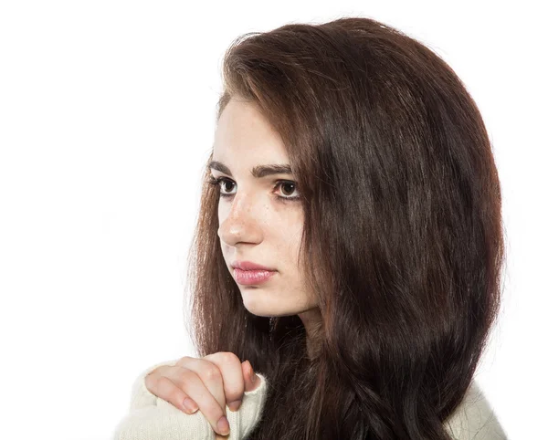 Retrato de joven modelo hermoso con pecas . —  Fotos de Stock